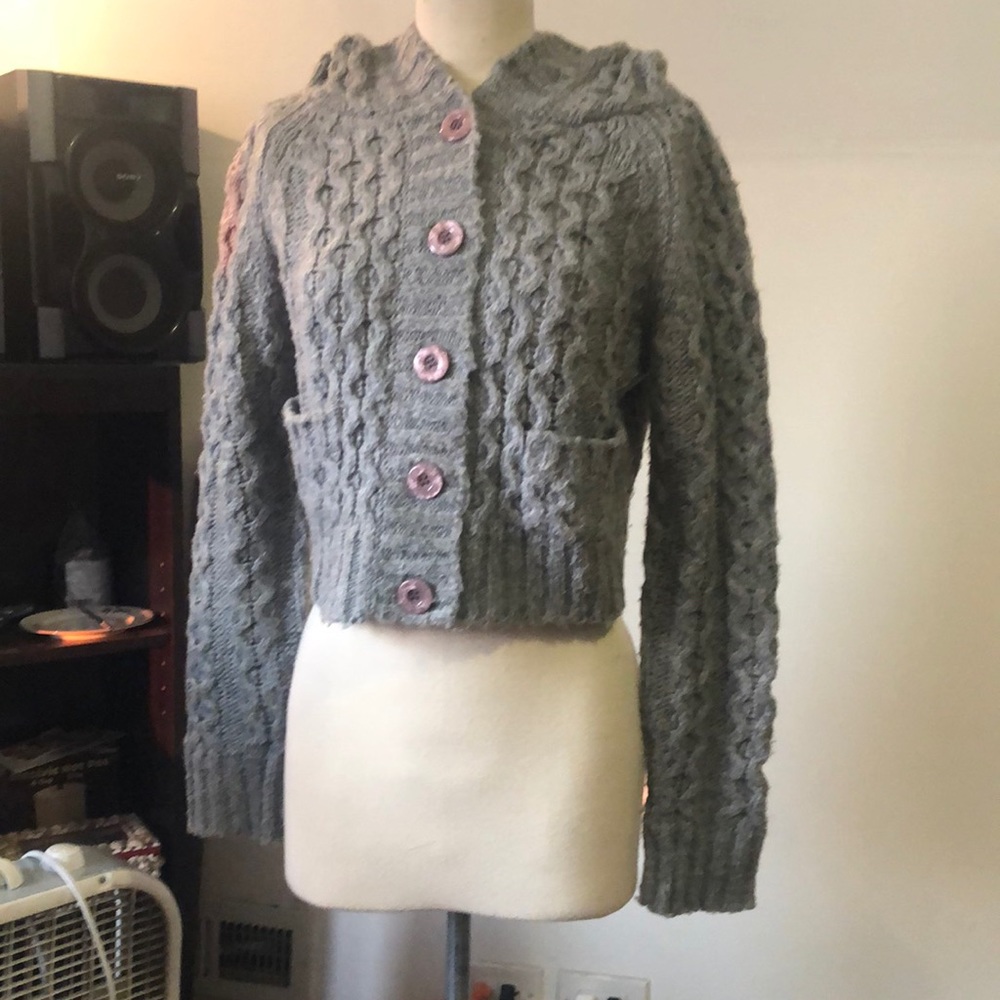 Akira sweater